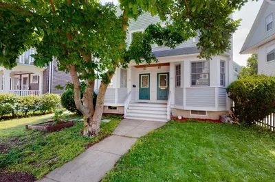 22 Holman St #1