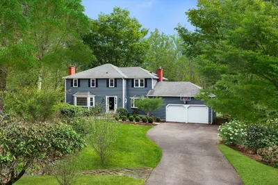 3 Surrey Ln