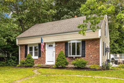 14 Carron Ln