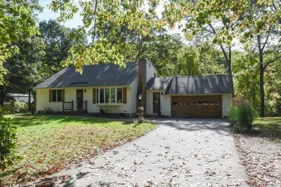 310 Ipswich Rd 1