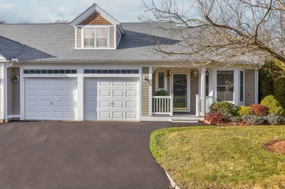 25 Whispering Brook Rd #25 1
