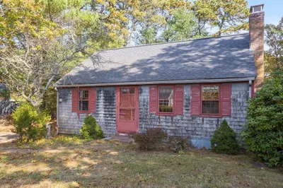 49 Lakeview Dr 1