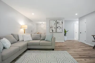 2 Chapel Hill Dr #7