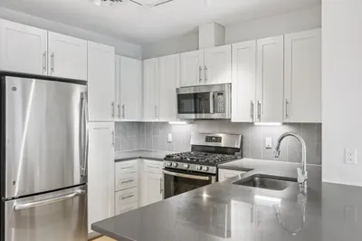 77 New St #310 1