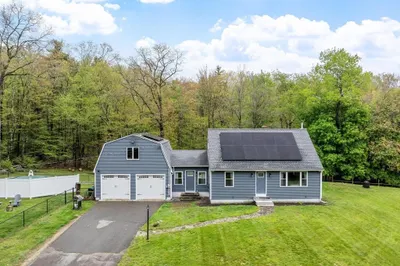 51 Bennett Rd 1