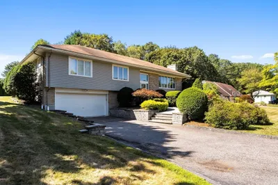 10 Idylwilde Rd