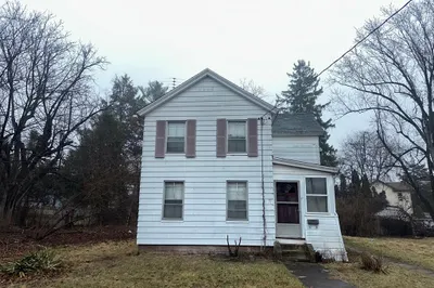 10 Ethan Ave