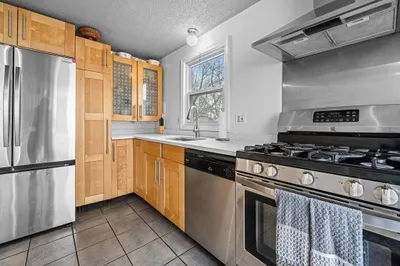 20 Astor St #20