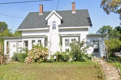 7 Pleasant Street 1