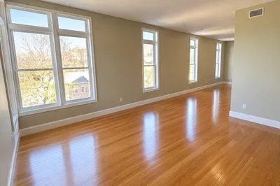 10 Roxbury St #7 1