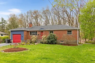 10 Livoli Rd