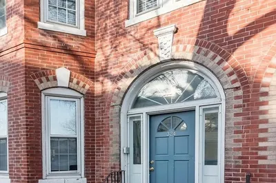 324 Chelsea Street #3 1