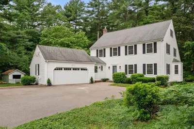 23 Lafayette Dr 1