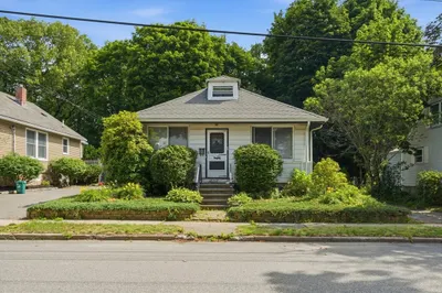 7 Bay State Blvd
