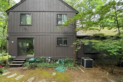 27 Hop Brook Ln 1