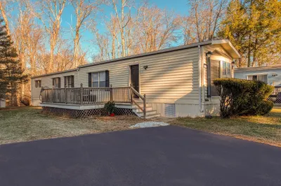305 Turnpike St #217 5th St 1