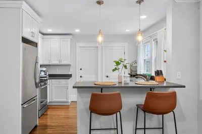 9 Hastings St #1