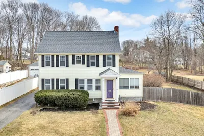 44 Douglas Rd
