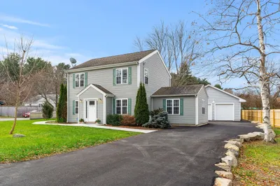 11 Forest Ave