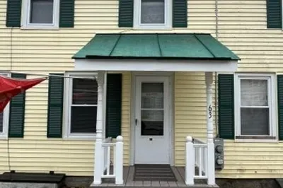 63 Carson Ave #5