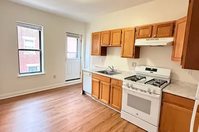 21 Hemenway St #3 1