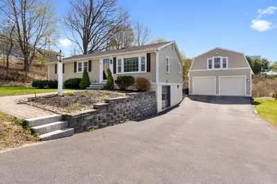 10 Hunter Dr 1
