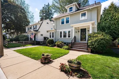 141 Bellevue St 1
