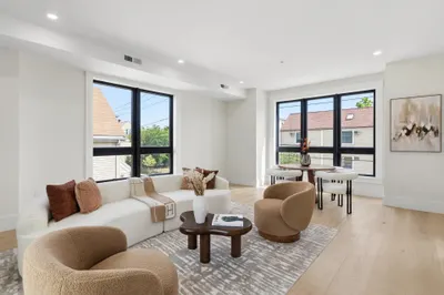 17 Holmes St #2R 1