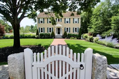 10 Stoneybrook Drive 1