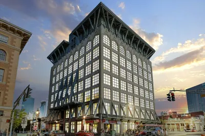 360 Newbury St #708