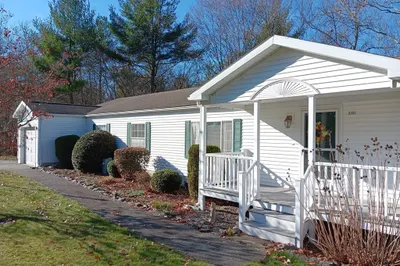 3301 Oak Point