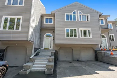 304 Erin Rd #304 1