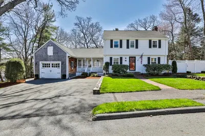 8 Hillcrest Rd 1
