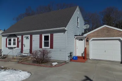 28 Parsons Hill Dr 1
