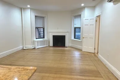 174 Newbury Street #4 1