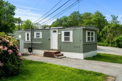 200 North St #8C