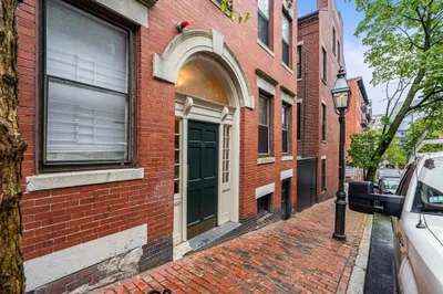31 Irving St #4