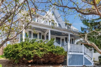 136 Walnut Street 1
