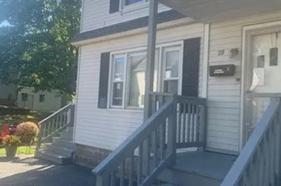29 Roosevelt Ave #2