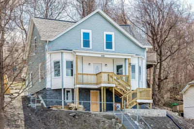 598 Franklin St 1