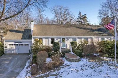 52 Linden Dr 1