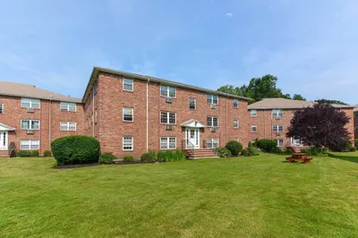 4 Colonial Village Dr #9