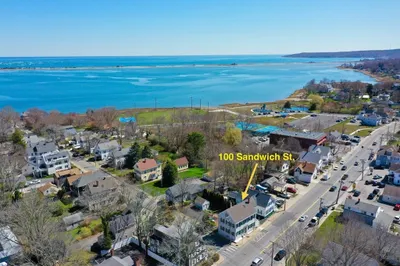 100 Sandwich St 1