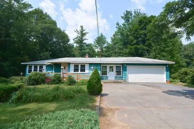40 Eastern Ave 1