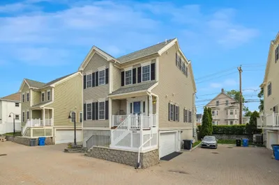 224 Grove St #2 1