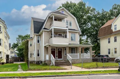 217-219 Oakland St