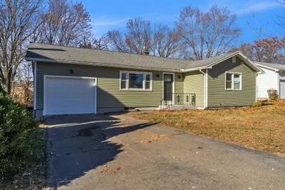 40 Chapin St 1