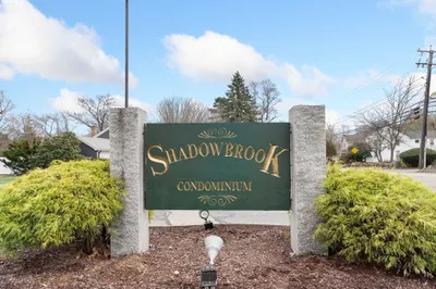 18 Shadowbrook Ln #19 1
