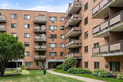 60 Pleasant Street #127 1