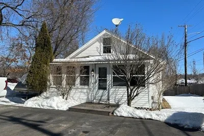 2 Blackstone St 1